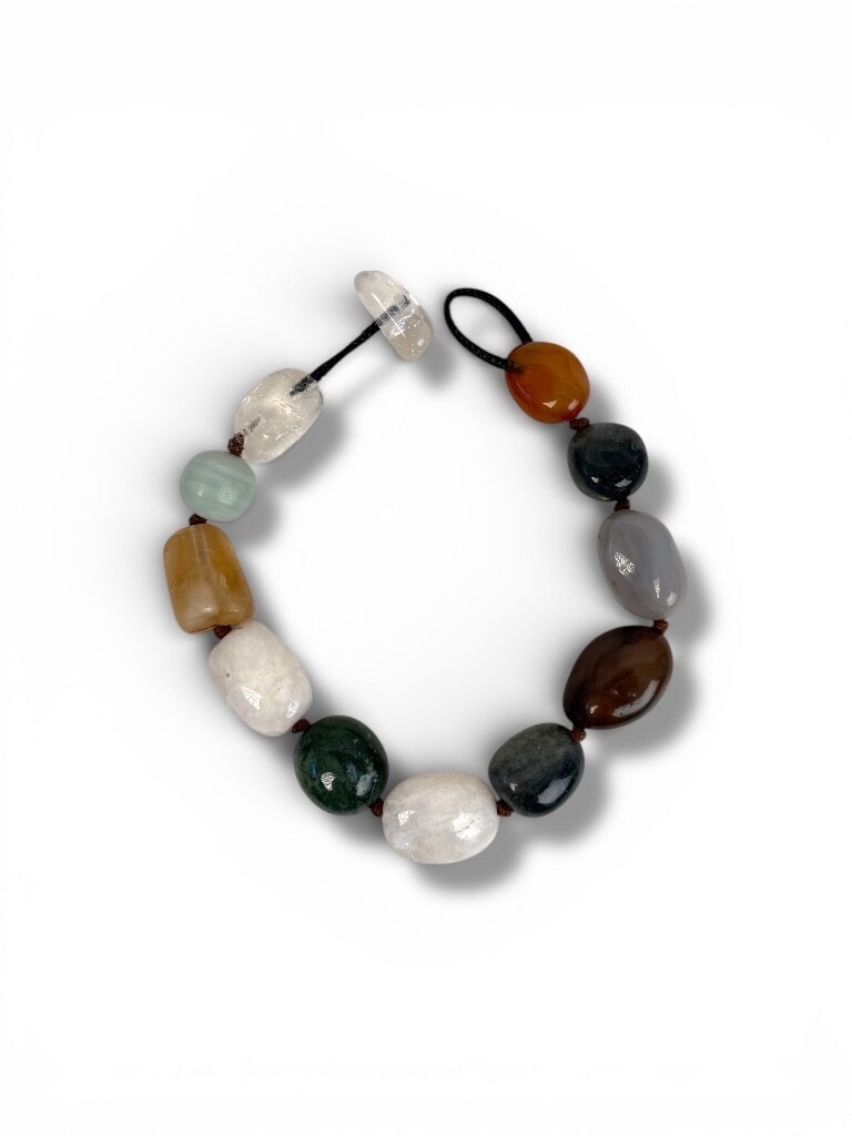 Necklace: Crystal quartz, citrine, labradorite, agate and moonstone