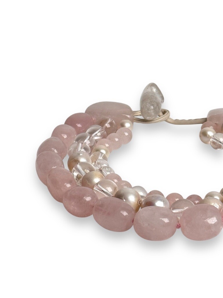 Necklace: Rose quartz, crystal quartz, freshwater pearls