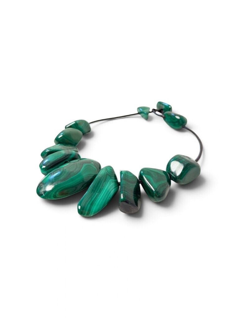 Necklace with malachite