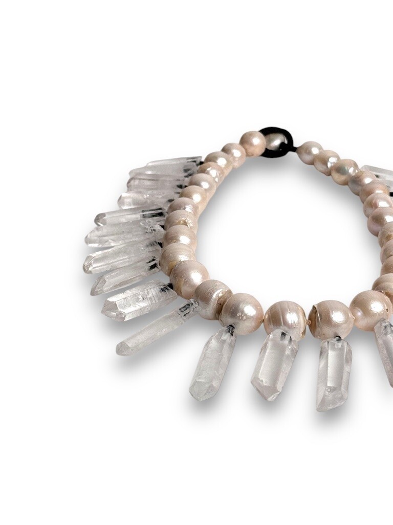 Necklace with pearls and crystal quartz