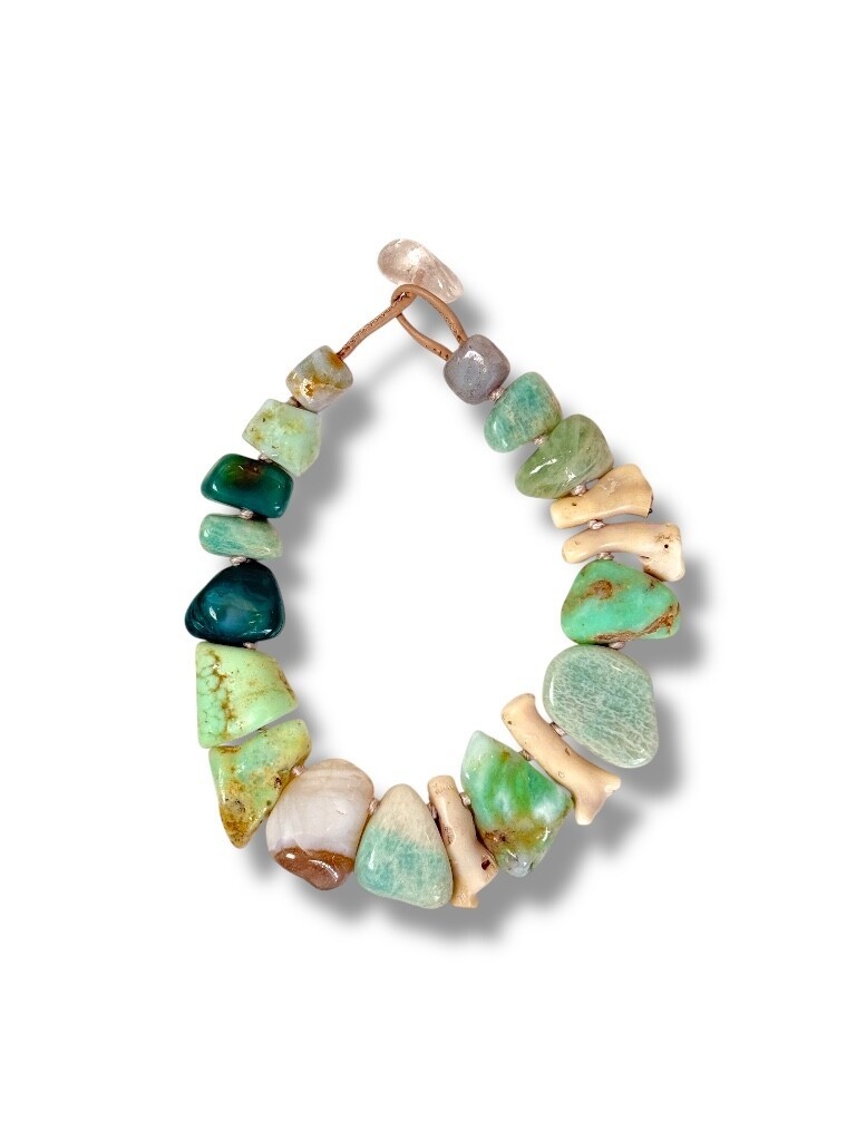 Statement necklace with mixed materials