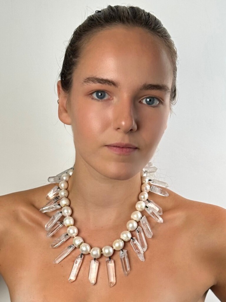 Necklace with pearls and crystal quartz