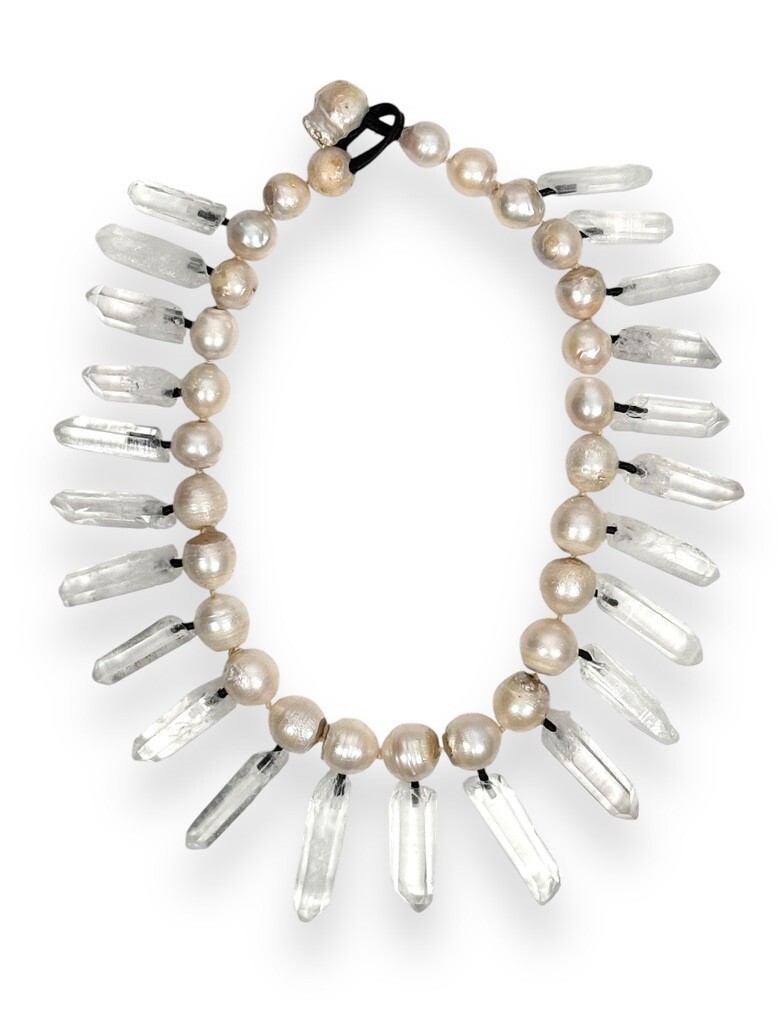 Necklace with pearls and crystal quartz